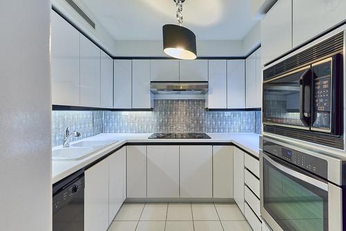 Kitchen - 506-1000 Boul. De Maisonneuve O., Montréal (Ville-Marie), QC - Indoor Photo Showing Kitchen With Upgraded Kitchen