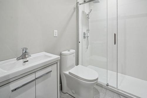 Bathroom - 2307  - 2319 Rue Des Ormeaux, Montréal (Mercier/Hochelaga-Maisonneuve), QC 