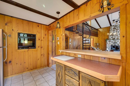 Cuisine - 267 Ch. Des Bois-Blancs, Piedmont, QC - Indoor Photo Showing Other Room