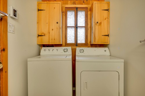 Salle de bains - 267 Ch. Des Bois-Blancs, Piedmont, QC - Indoor Photo Showing Laundry Room