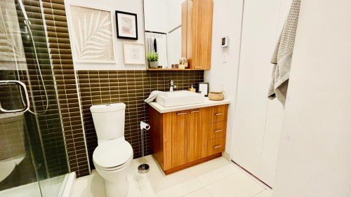 Salle de bains - 1.216-479 Av. Mousseau-Vermette, Dorval, QC - Indoor Photo Showing Bathroom