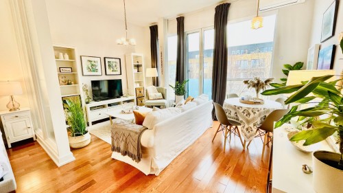 Salon - 1.216-479 Av. Mousseau-Vermette, Dorval, QC - Indoor