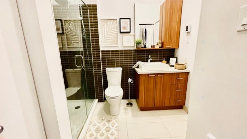 Salle de bains - 1.216-479 Av. Mousseau-Vermette, Dorval, QC - Indoor Photo Showing Bathroom