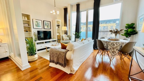 Salon - 1.216-479 Av. Mousseau-Vermette, Dorval, QC - Indoor