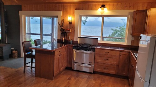 15 Spring Bay Rd, Lasqueti Island, BC 