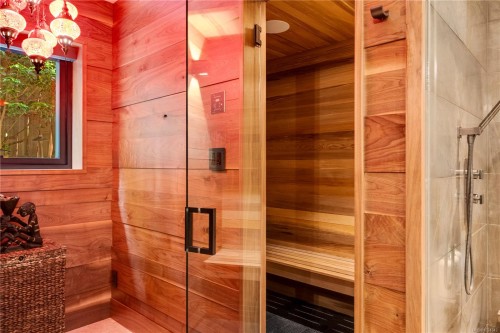 626 Monterey Ave, Oak Bay, BC 