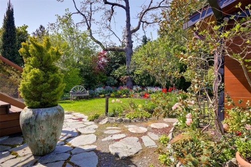 626 Monterey Ave, Oak Bay, BC 