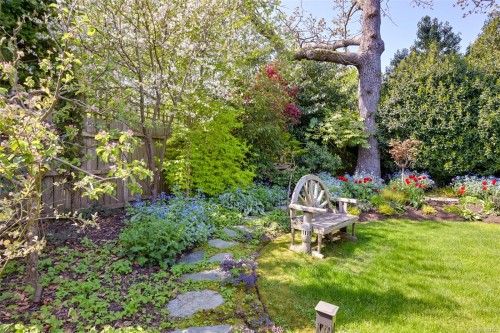 626 Monterey Ave, Oak Bay, BC 