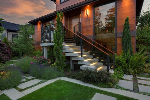 626 Monterey Ave, Oak Bay, BC 