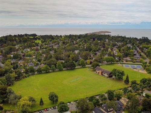 626 Monterey Ave, Oak Bay, BC 