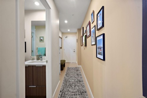 711-728 Yates St, Victoria, BC - Indoor Photo Showing Other Room