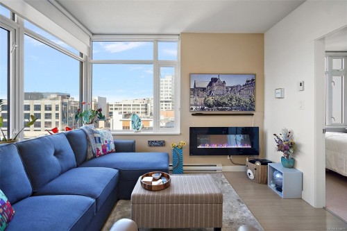 711-728 Yates St, Victoria, BC - Indoor Photo Showing Living Room With Fireplace