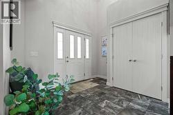 Grand entryway - 2 storey entry - 