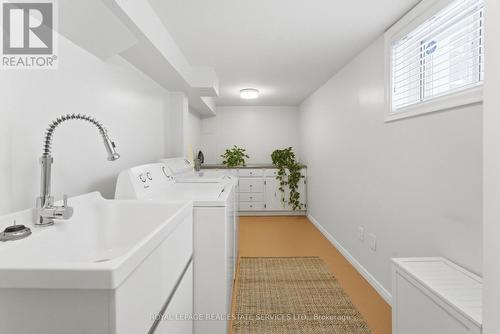 17 Elstree Road, Toronto, ON - Indoor Photo Showing Laundry Room
