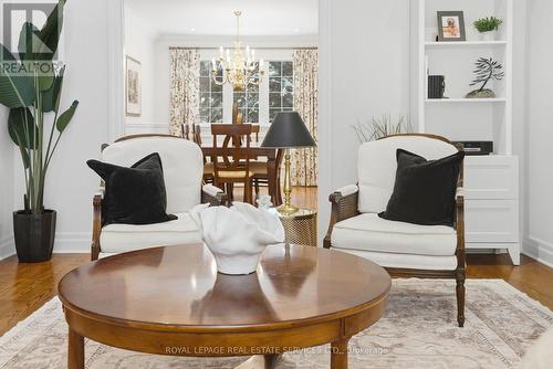 17 Elstree Road, Toronto, ON - Indoor Photo Showing Living Room