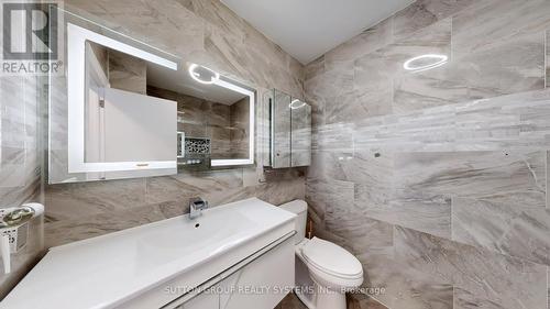 30 Coronado Court, Toronto, ON - Indoor Photo Showing Bathroom
