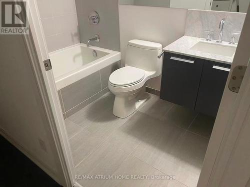 2903 - 50 Charles Street E, Toronto, ON - Indoor Photo Showing Bathroom
