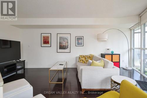 904 - 25 Carlton Street, Toronto, ON - Indoor