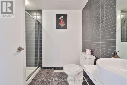 904 - 25 Carlton Street, Toronto, ON - Indoor Photo Showing Bathroom