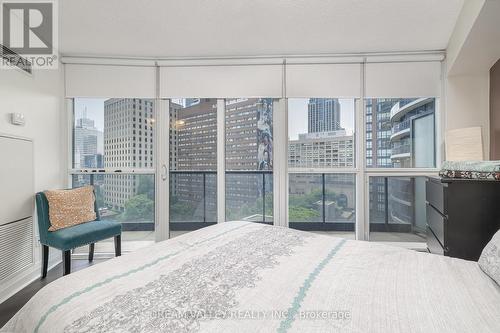904 - 25 Carlton Street, Toronto, ON - Indoor Photo Showing Bedroom