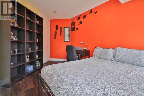 904 - 25 Carlton Street, Toronto, ON - Indoor Photo Showing Bedroom