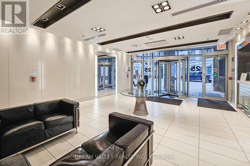 904 - 25 Carlton Street, Toronto, ON - Indoor Photo Showing Other Room