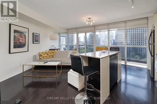 904 - 25 Carlton Street, Toronto, ON - Indoor