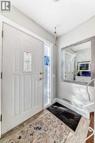 30 Edgewood Rise NW  Calgary, AB T3A 2T7