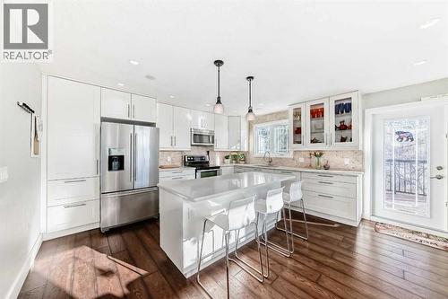 30 Edgewood Rise Nw, Calgary, AB - Indoor Photo Showing Kitchen With Upgraded Kitchen