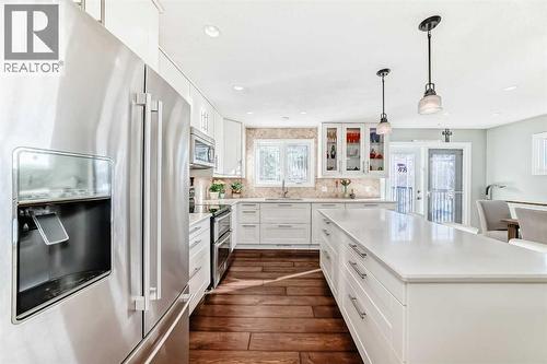 30 Edgewood Rise Nw, Calgary, AB - Indoor Photo Showing Kitchen With Upgraded Kitchen
