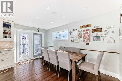 30 Edgewood Rise Nw, Calgary, AB - Indoor Photo Showing Dining Room