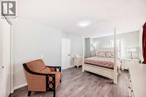 30 Edgewood Rise Nw, Calgary, AB - Indoor Photo Showing Bedroom