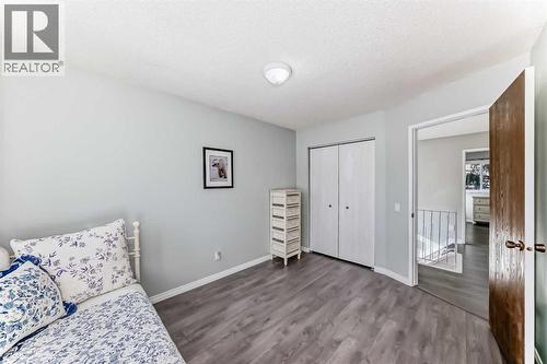 30 Edgewood Rise Nw, Calgary, AB - Indoor Photo Showing Bedroom