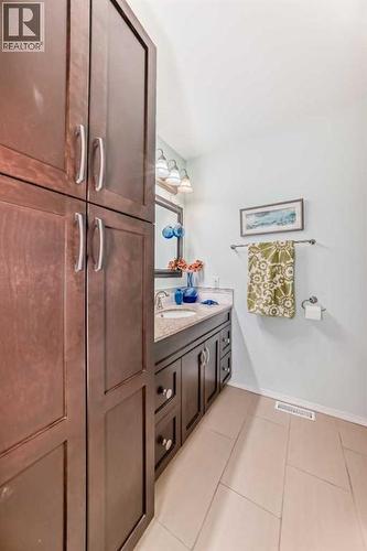 30 Edgewood Rise Nw, Calgary, AB - Indoor