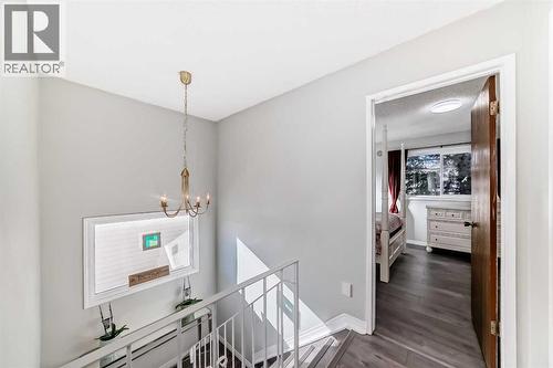 30 Edgewood Rise Nw, Calgary, AB - Indoor Photo Showing Other Room