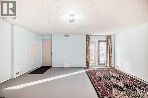 30 Edgewood Rise Nw, Calgary, AB - Indoor Photo Showing Other Room