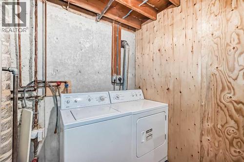 30 Edgewood Rise Nw, Calgary, AB - Indoor Photo Showing Laundry Room