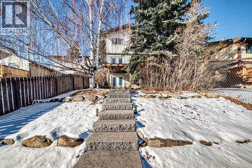 30 Edgewood Rise Nw, Calgary, AB - Outdoor