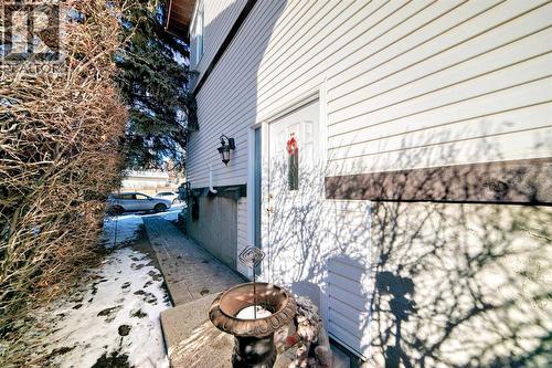 30 Edgewood Rise Nw, Calgary, AB - Outdoor