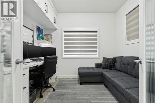 1124 Chinook Gate Bay Sw, Airdrie, AB - Indoor Photo Showing Office