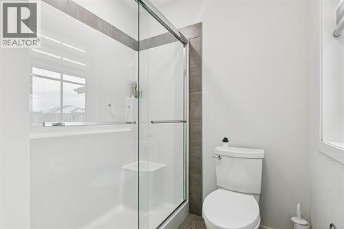 1124 Chinook Gate Bay Sw, Airdrie, AB - Indoor Photo Showing Bathroom