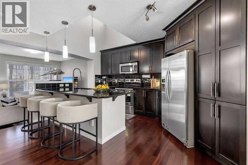 10 Auburn Crest Green Se, Calgary, AB - Indoor Photo Showing Kitchen With Upgraded Kitchen