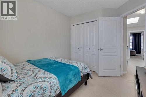 10 Auburn Crest Green Se, Calgary, AB - Indoor Photo Showing Bedroom