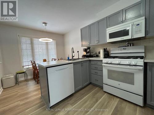 106 Mosswood Court W, Ottawa, ON - Indoor Photo Showing Kitchen