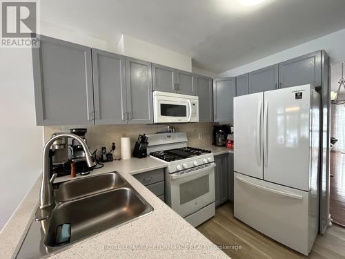 106 Mosswood Court W, Ottawa, ON - Indoor Photo Showing Kitchen With Double Sink