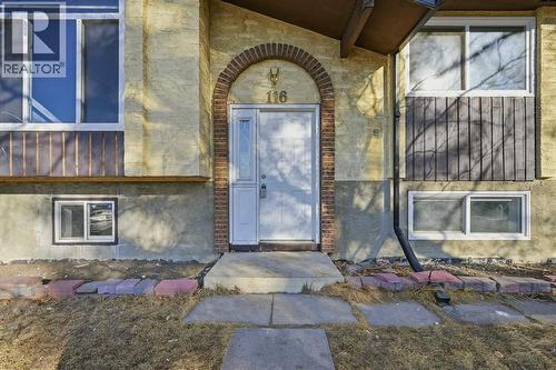 116 Falsby Road Ne, Calgary, AB - Outdoor