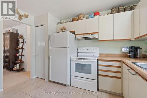 72 Blanchard Crescent, London North (North I), ON - Indoor Photo Showing Kitchen