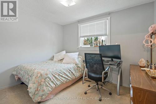72 Blanchard Crescent, London North (North I), ON - Indoor Photo Showing Bedroom
