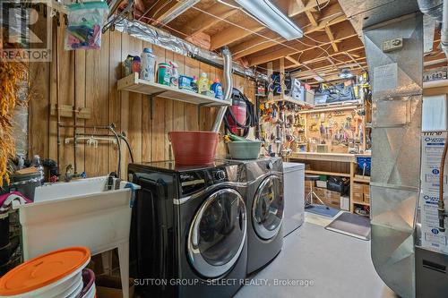 72 Blanchard Crescent, London North (North I), ON - Indoor Photo Showing Laundry Room