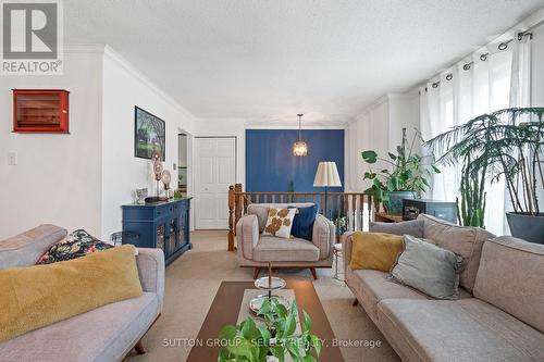72 Blanchard Crescent, London North (North I), ON - Indoor Photo Showing Living Room